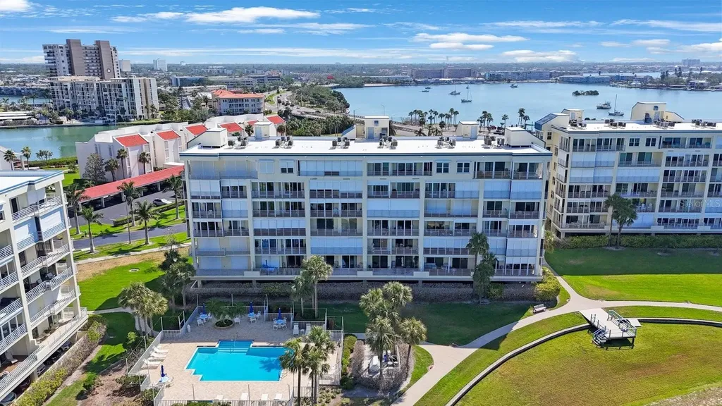 7872 Sailboat Key Boulevard S South Pasadena FL 33707