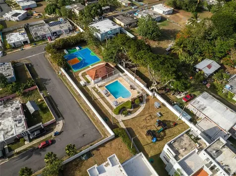 500 Veredas Del Mar Cll Jurel Vega Baja PR 00693