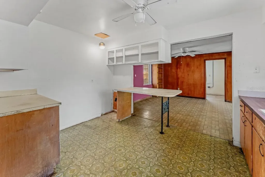 2406 Dellwood Drive Orlando FL 32806