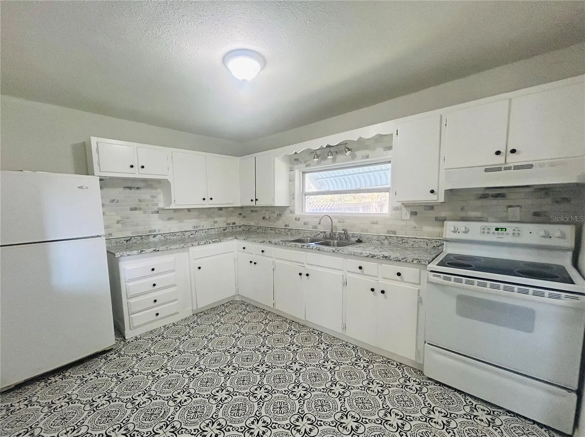 3824 Autumn Palm Drive Zephyrhills FL 33541