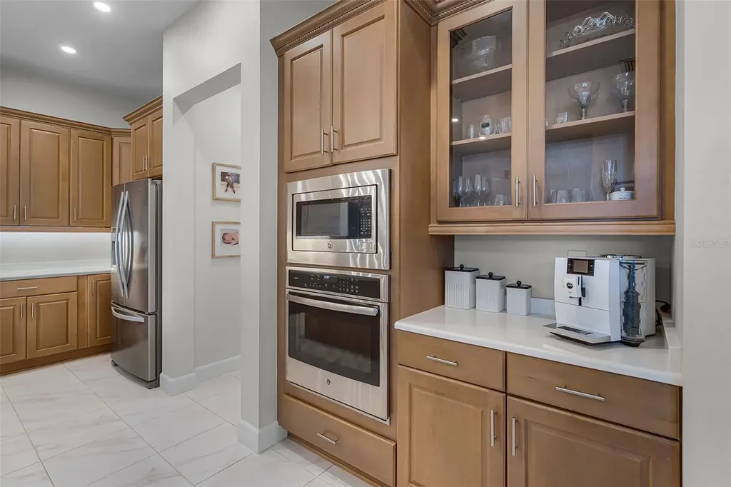 926 John Cressler Drive Seffner FL 33584