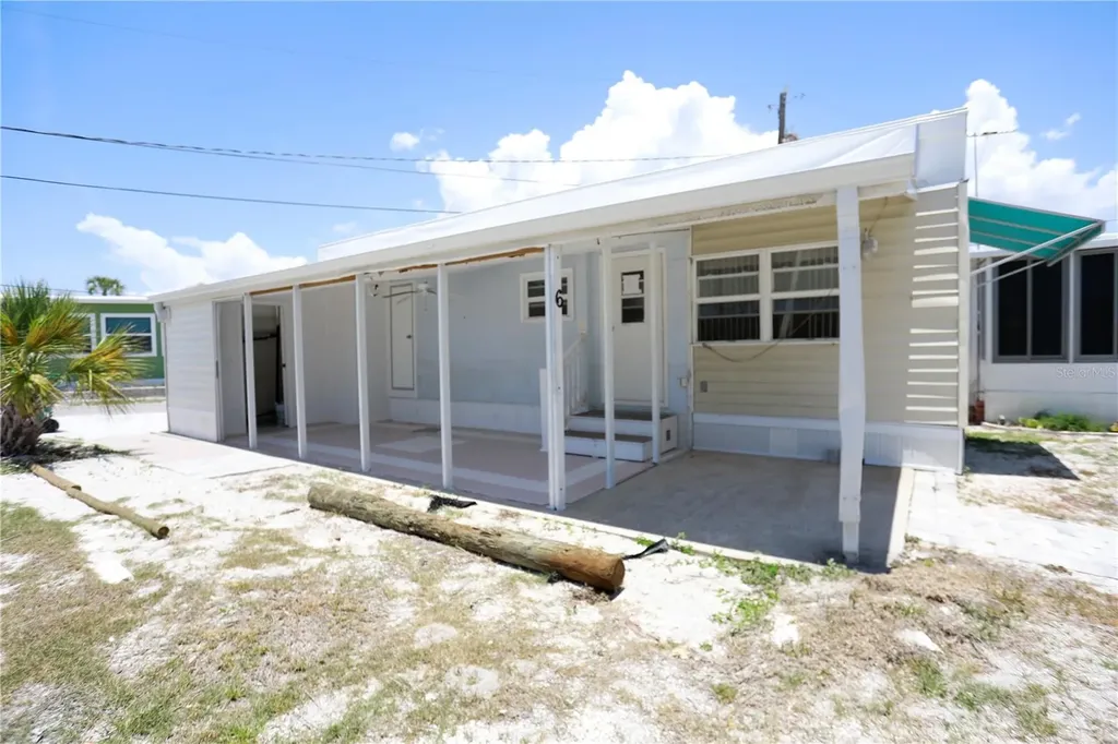 2295 N Beach Road Englewood FL 34223
