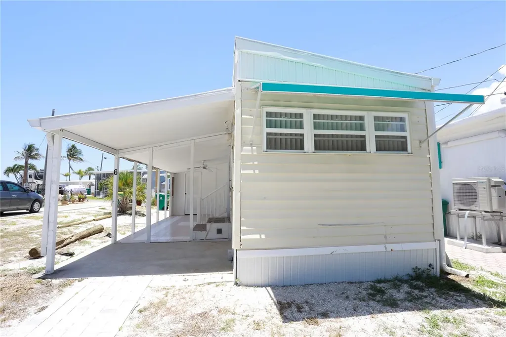 2295 N Beach Road Englewood FL 34223