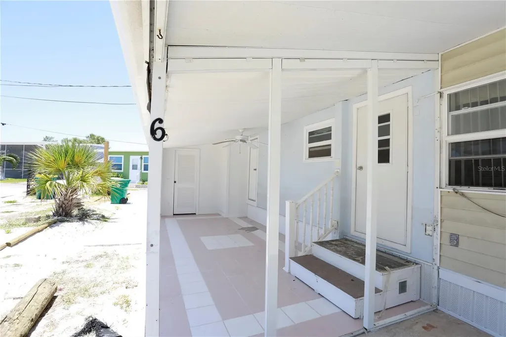2295 N Beach Road Englewood FL 34223