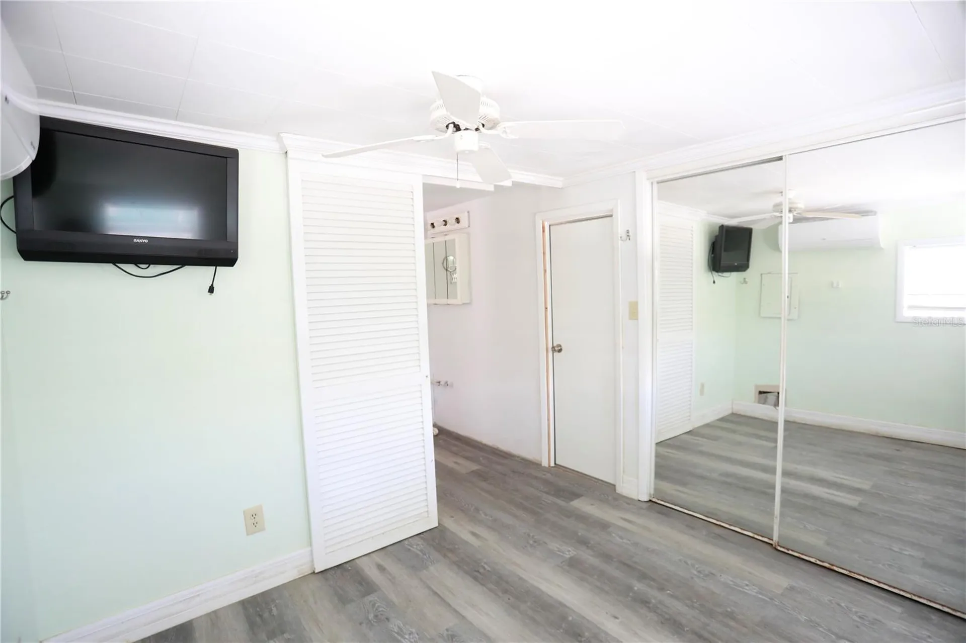 2295 N Beach Road Englewood FL 34223