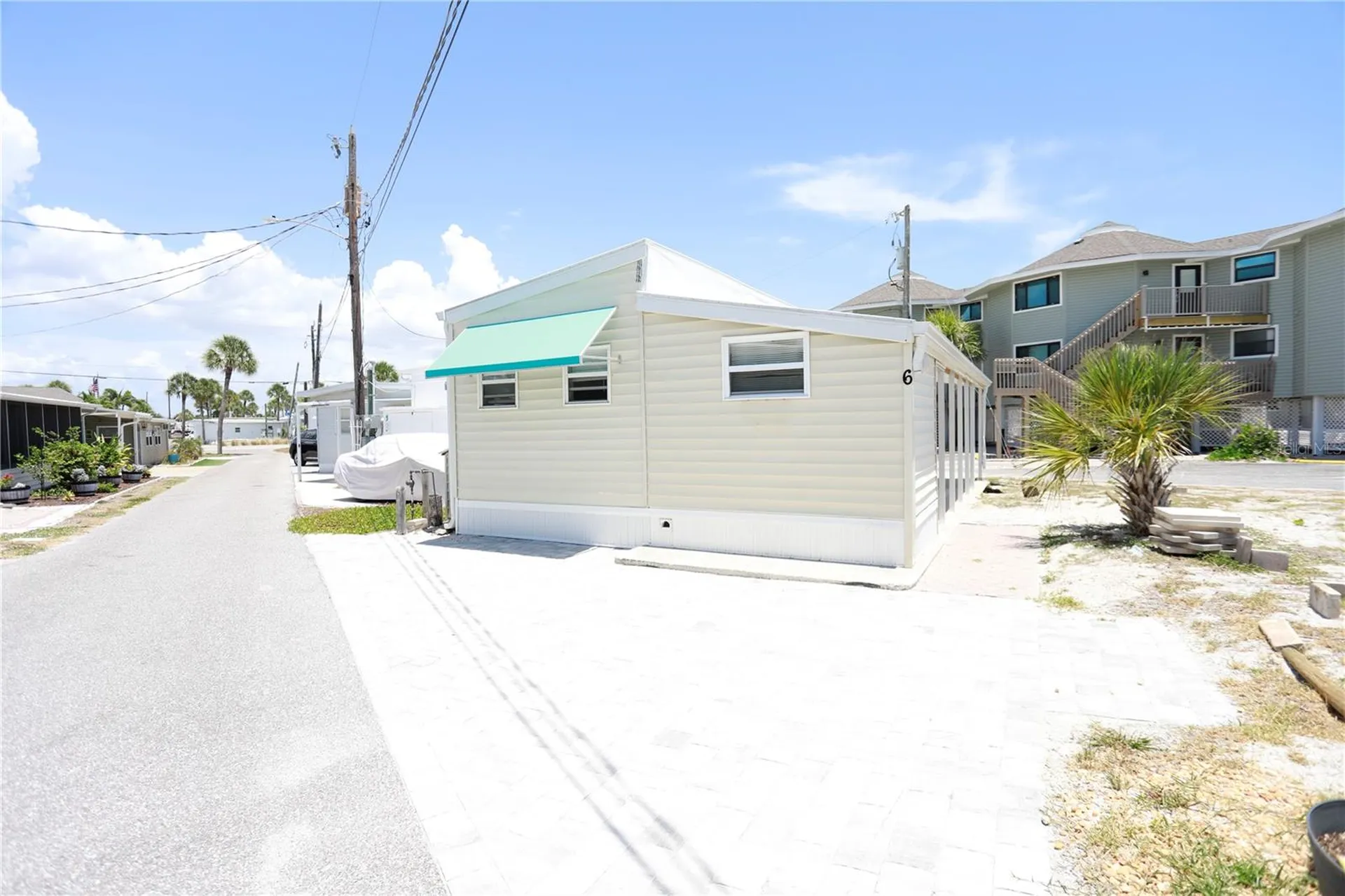 2295 N Beach Road Englewood FL 34223