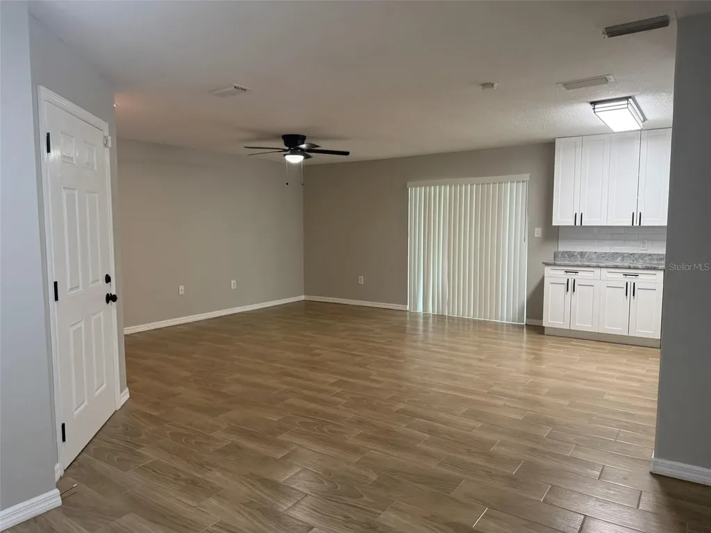 1008 N Bracewell Drive Plant City FL 33563