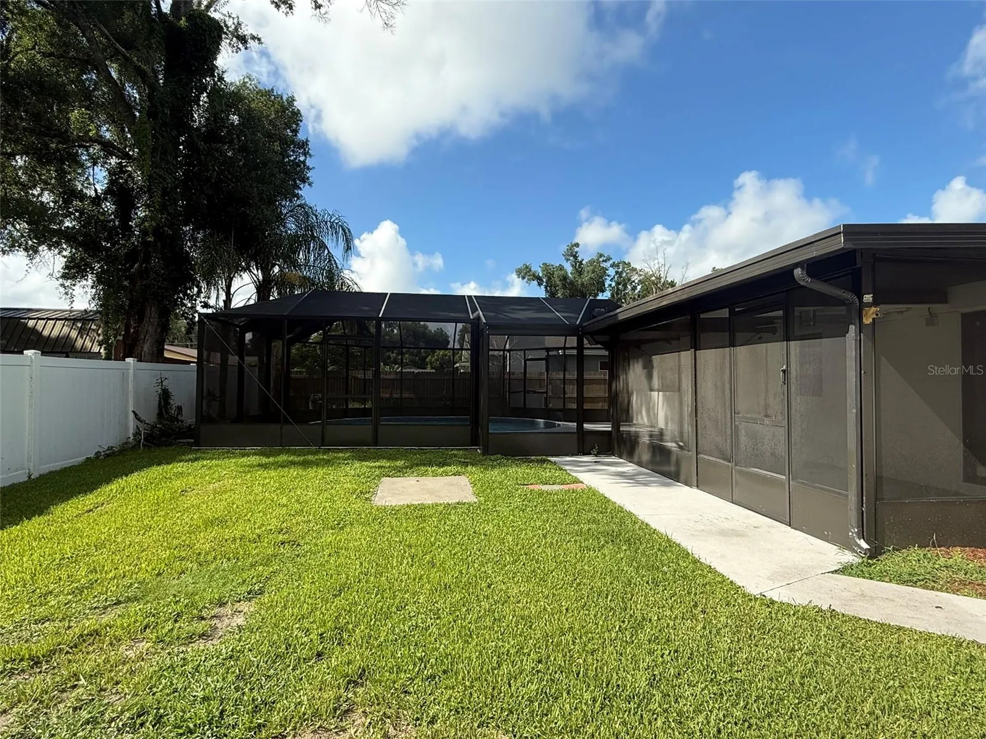 1008 N Bracewell Drive Plant City FL 33563