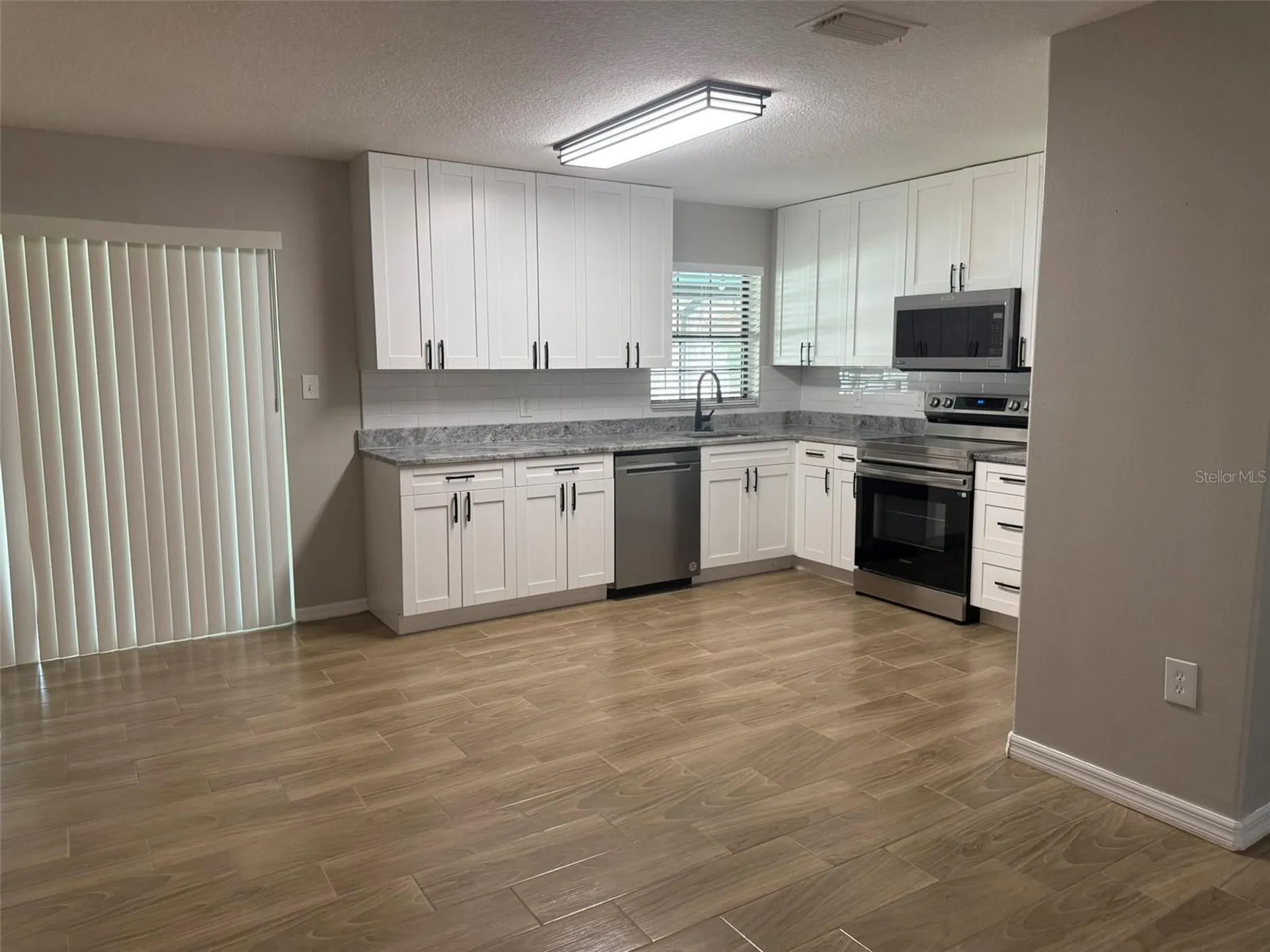 1008 N Bracewell Drive Plant City FL 33563