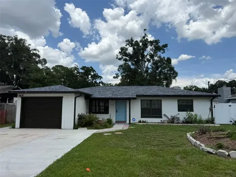1008 N Bracewell Drive Plant City FL 33563