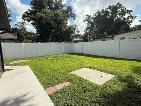 1008 N Bracewell Drive Plant City FL 33563