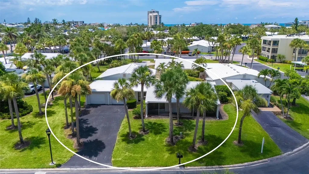 208 Hourglass Way Sarasota FL 34242