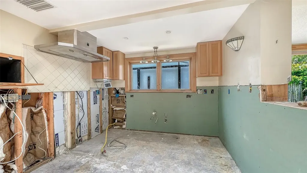 208 Hourglass Way Sarasota FL 34242
