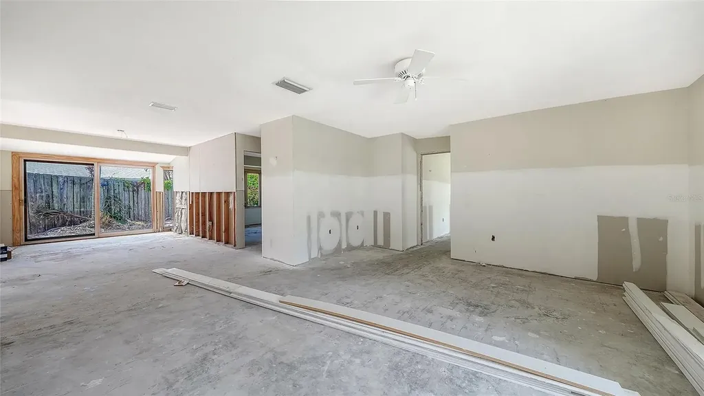 208 Hourglass Way Sarasota FL 34242