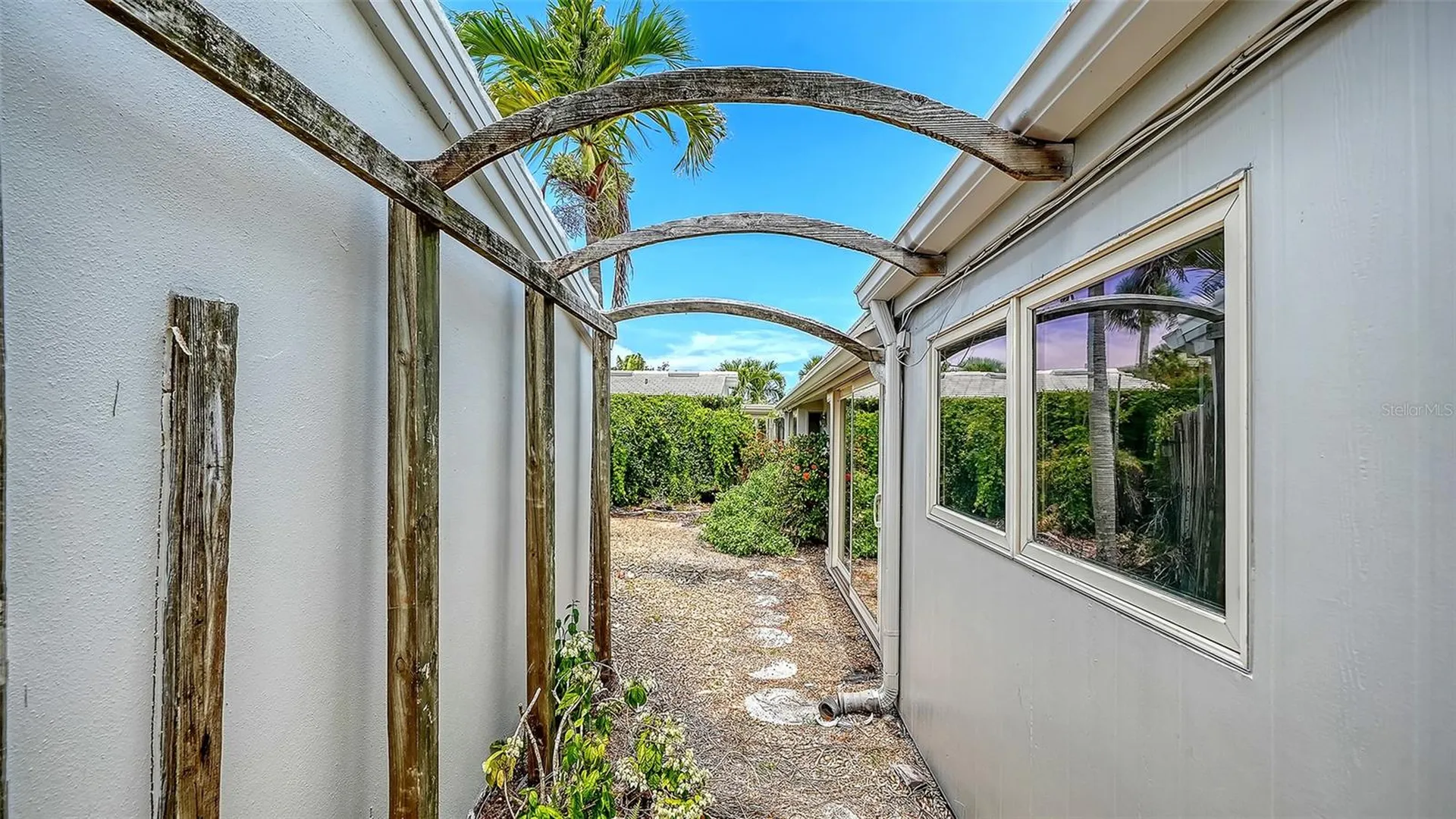 208 Hourglass Way Sarasota FL 34242
