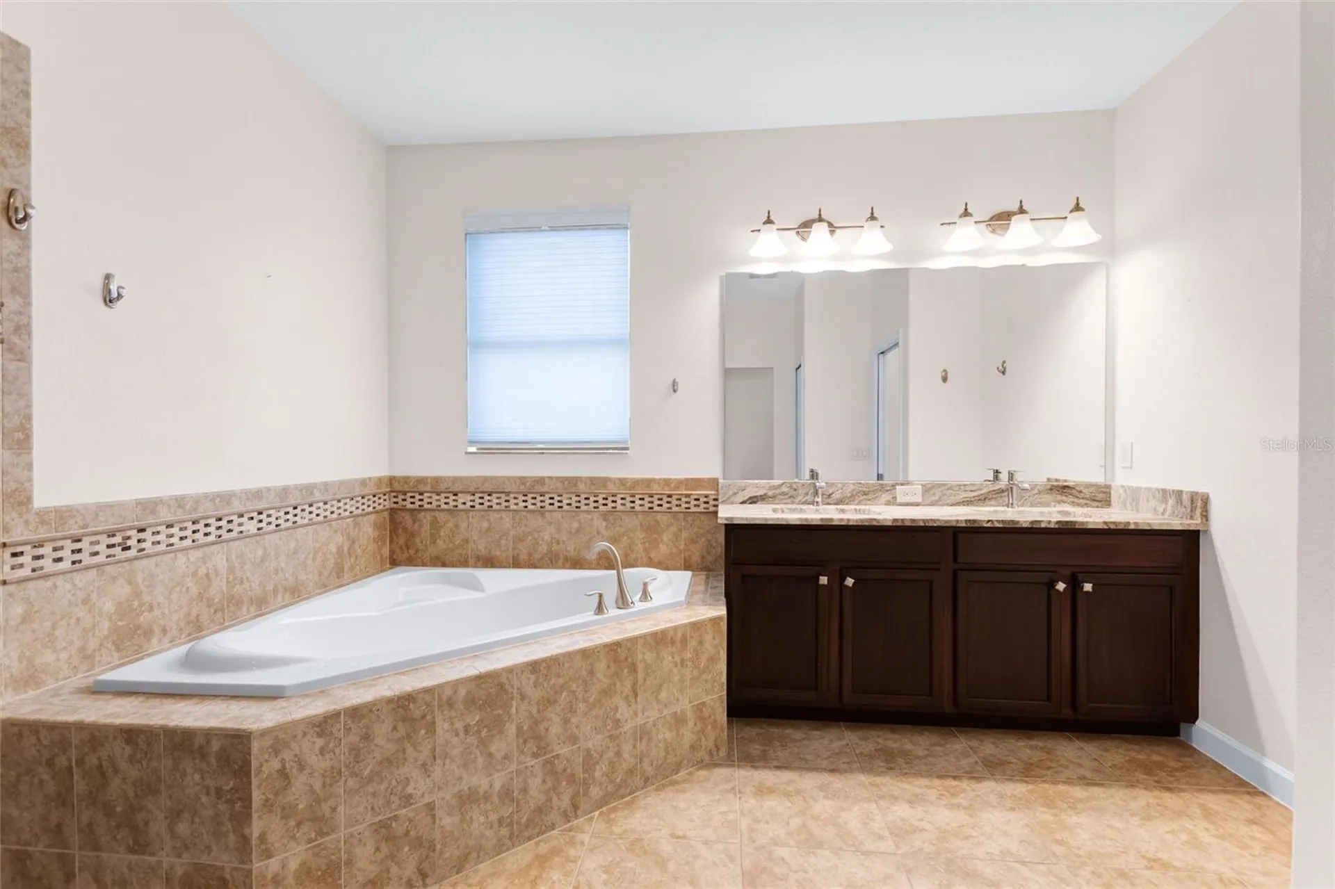 8972 Dove Valley Way Davenport FL 33896