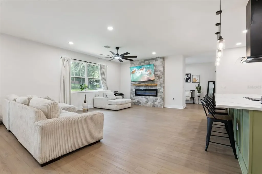 215 Sunrise Boulevard Debary FL 32713