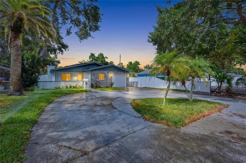 8170 22nd Avenue N St Petersburg FL 33710