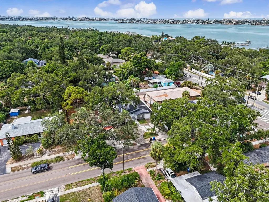 8170 22nd Avenue N St Petersburg FL 33710