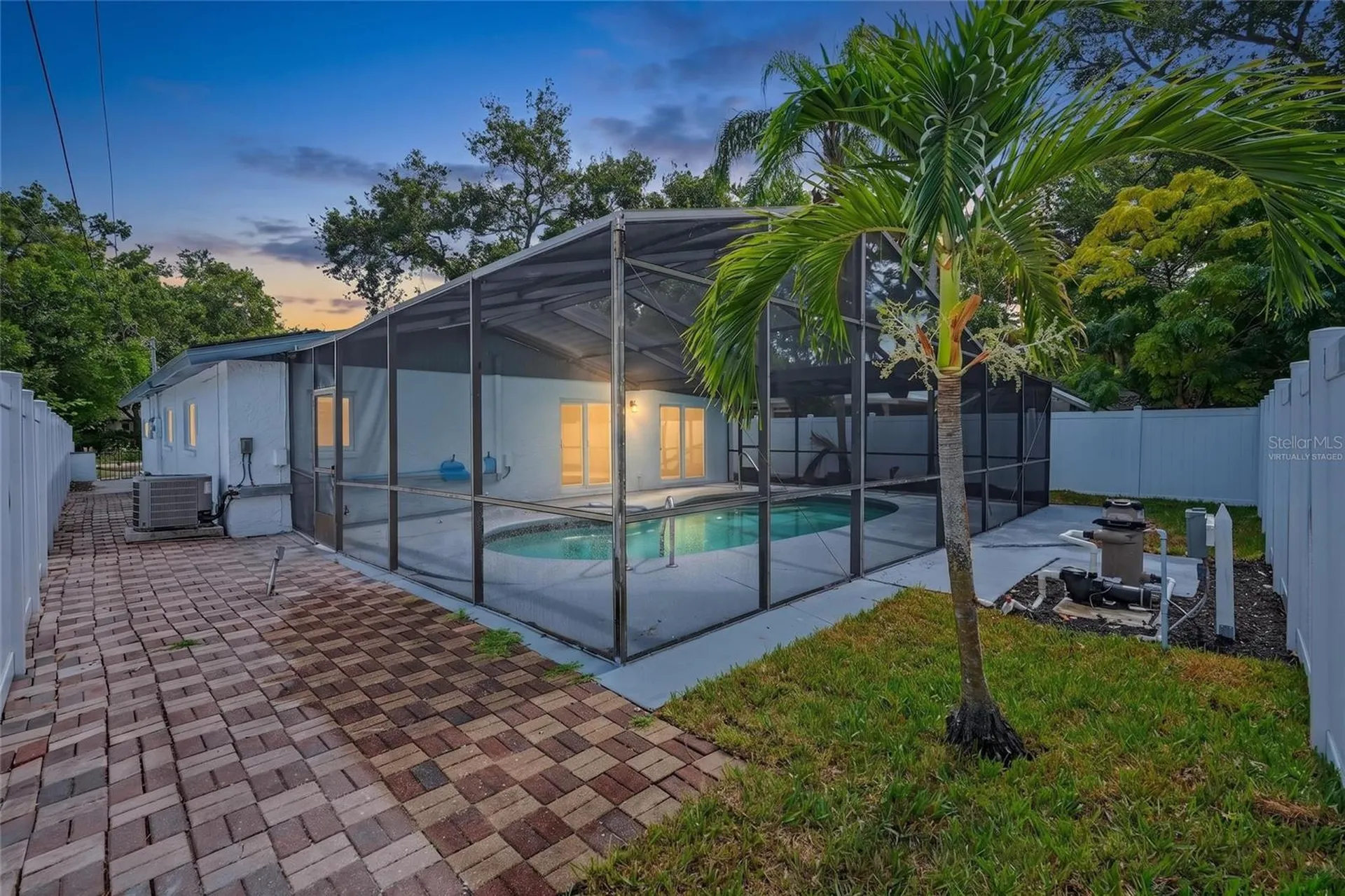 8170 22nd Avenue N St Petersburg FL 33710