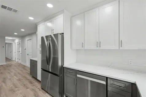 8170 22nd Avenue N St Petersburg FL 33710