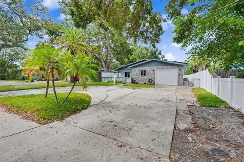 8170 22nd Avenue N St Petersburg FL 33710