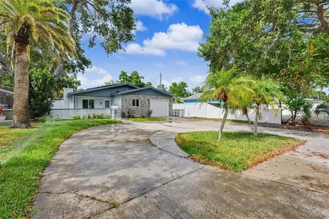 8170 22nd Avenue N St Petersburg FL 33710
