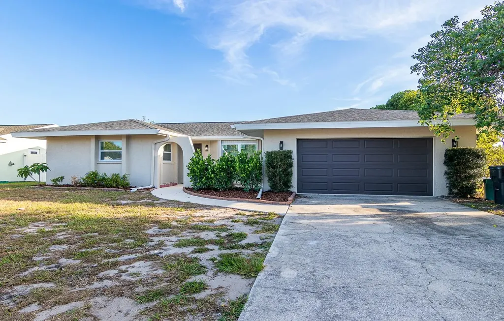 1115 Southern Pine Lane Sarasota FL 34243