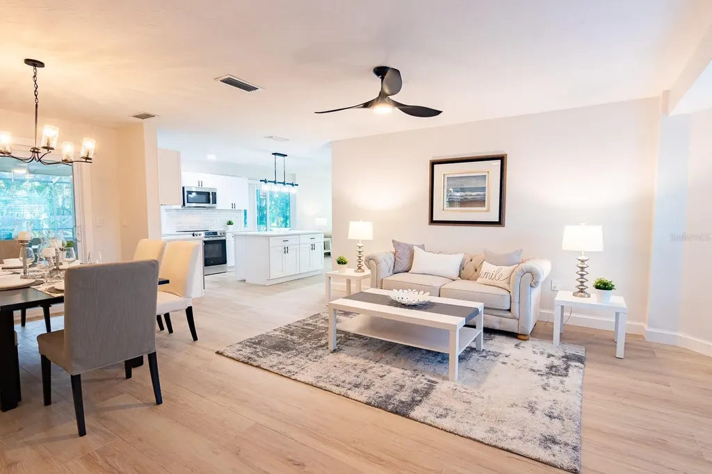 1115 Southern Pine Lane Sarasota FL 34243