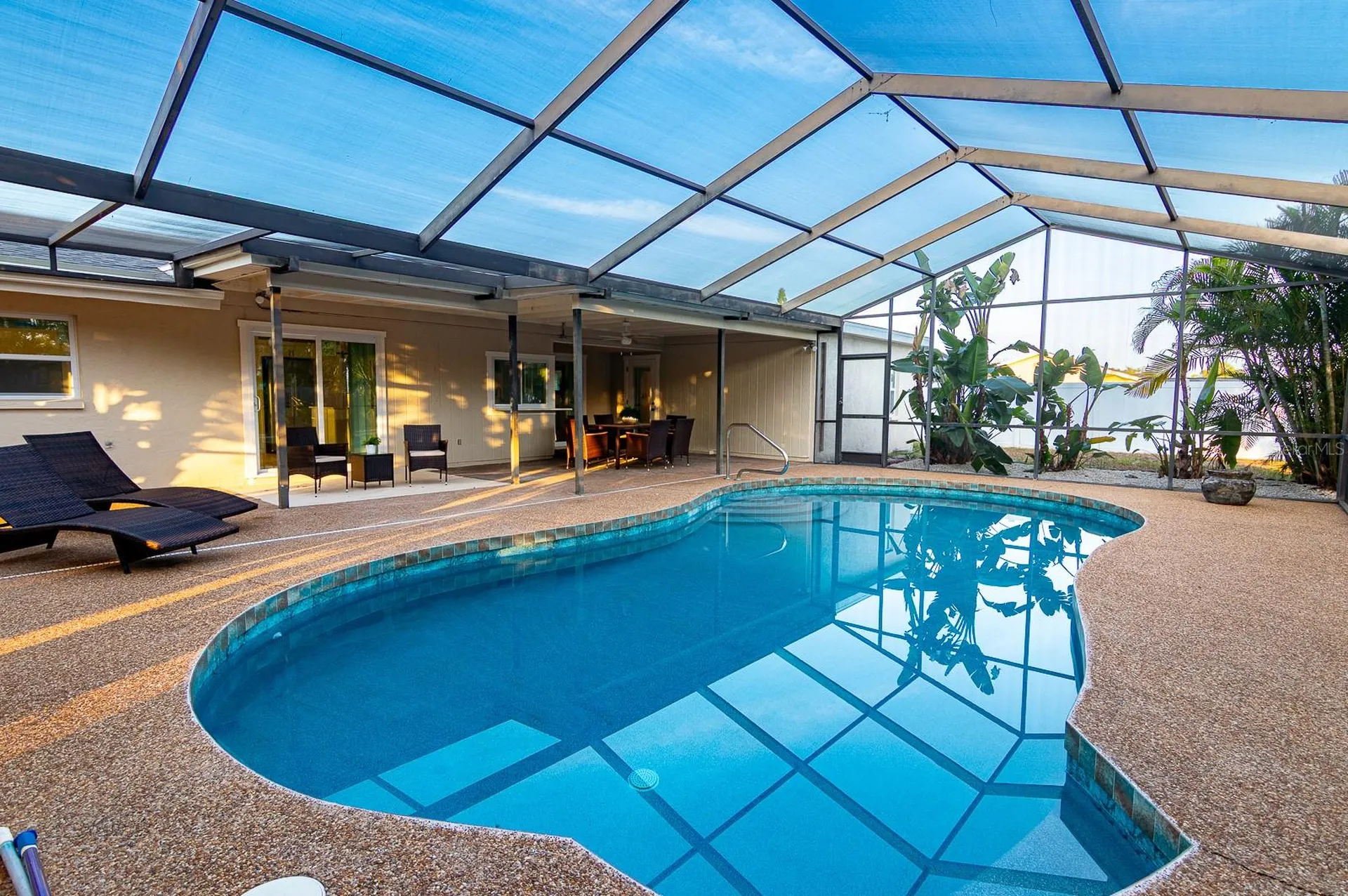 1115 Southern Pine Lane Sarasota FL 34243
