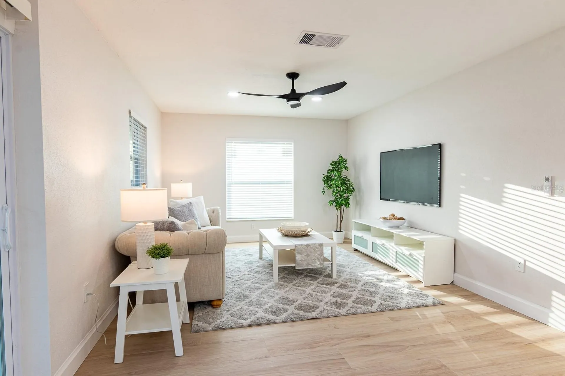 1115 Southern Pine Lane Sarasota FL 34243
