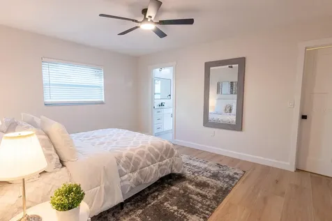 1115 Southern Pine Lane Sarasota FL 34243
