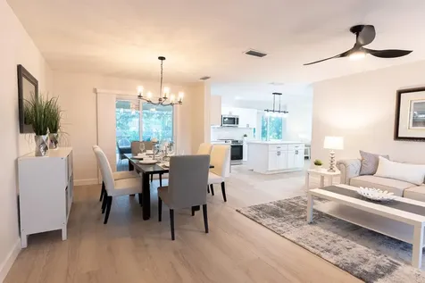 1115 Southern Pine Lane Sarasota FL 34243