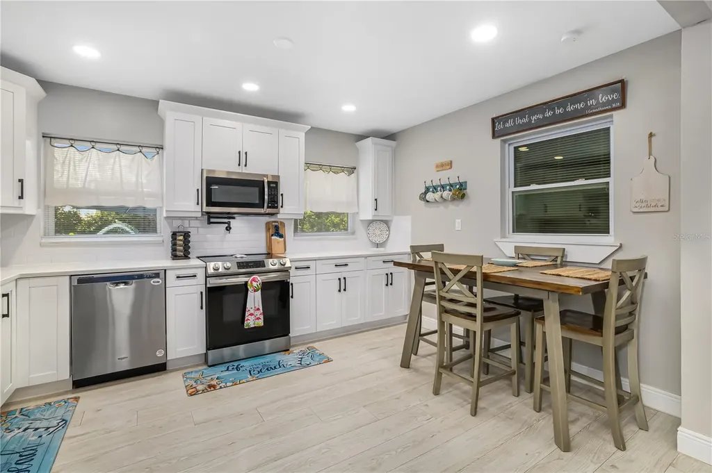 1611 27th Street W Bradenton FL 34205