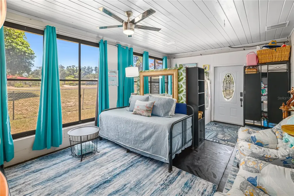 1611 27th Street W Bradenton FL 34205