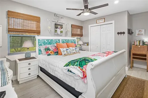 1611 27th Street W Bradenton FL 34205