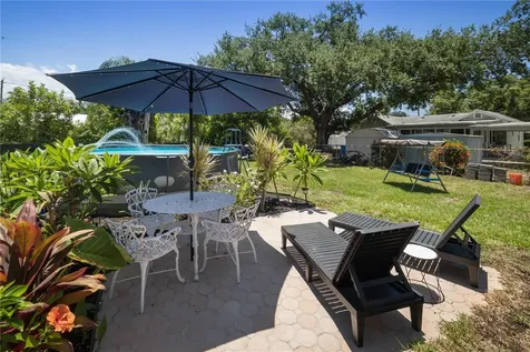 1611 27th Street W Bradenton FL 34205