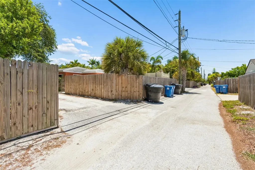 6219 2nd Avenue S St Petersburg FL 33707