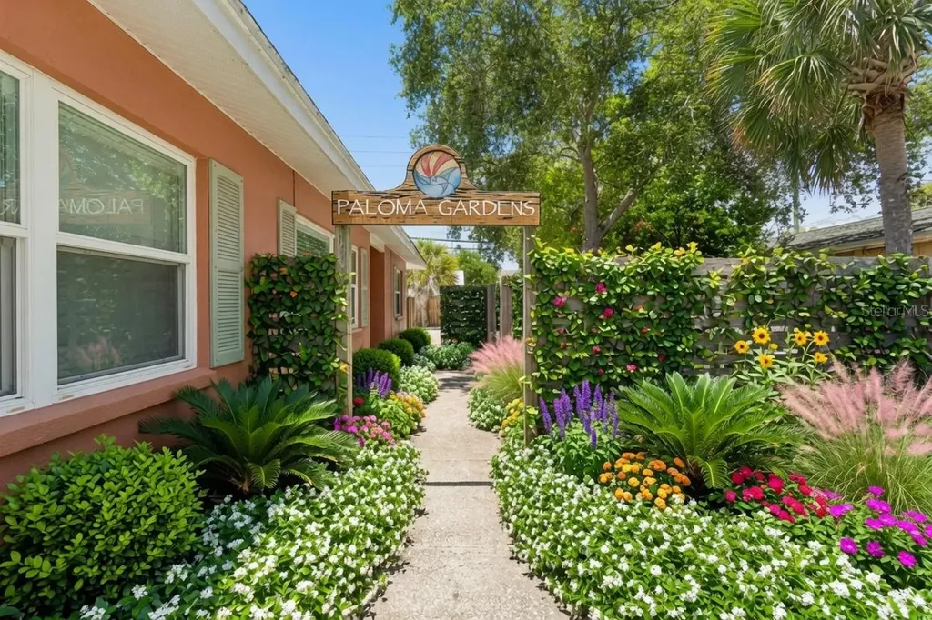 6219 2nd Avenue S St Petersburg FL 33707