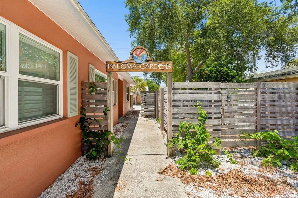 6219 2nd Avenue S St Petersburg FL 33707