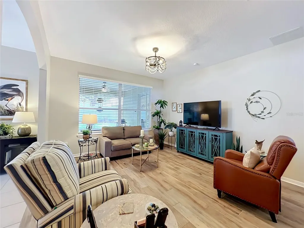 527 Azalea Bloom Drive Apopka FL 32712