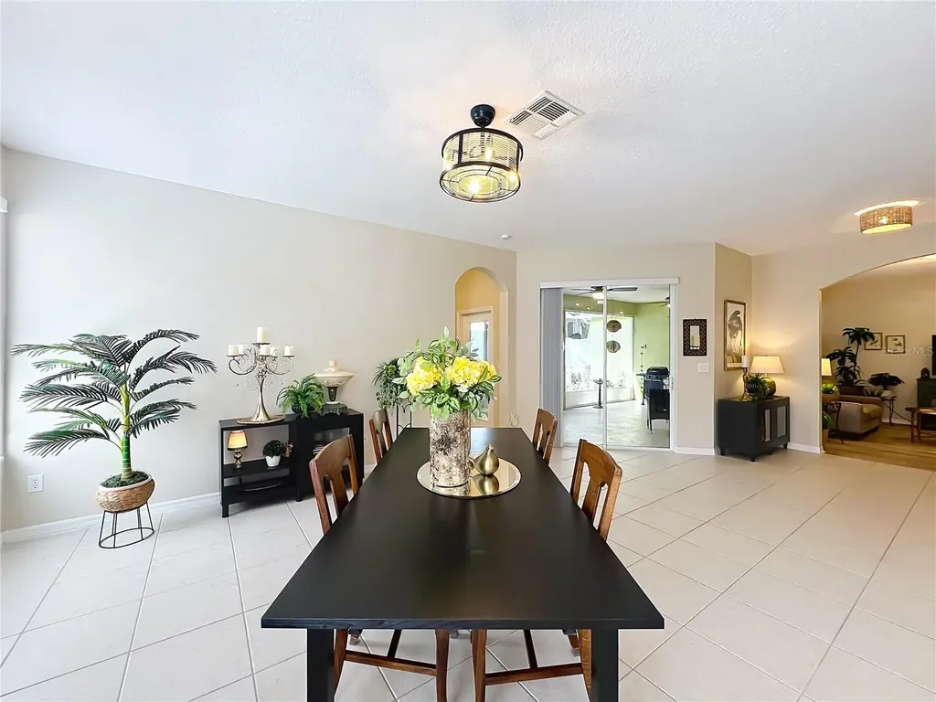 527 Azalea Bloom Drive Apopka FL 32712