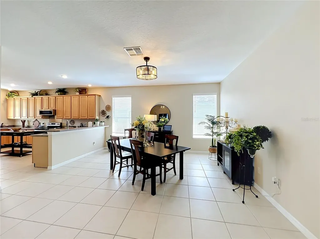 527 Azalea Bloom Drive Apopka FL 32712