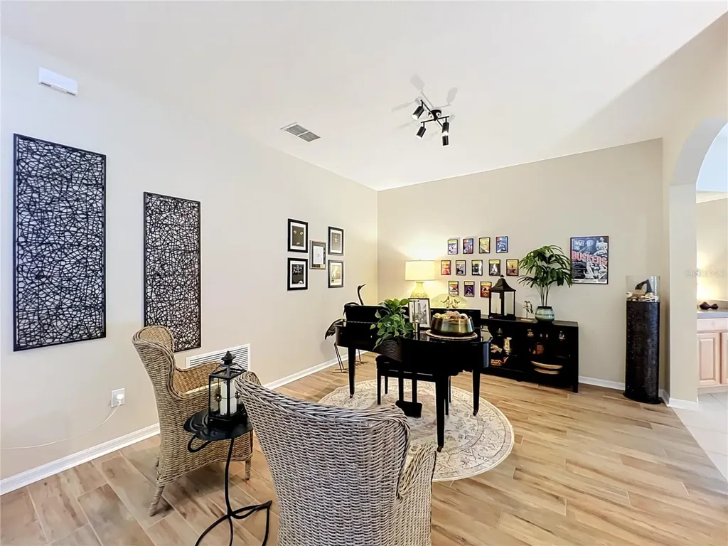 527 Azalea Bloom Drive Apopka FL 32712