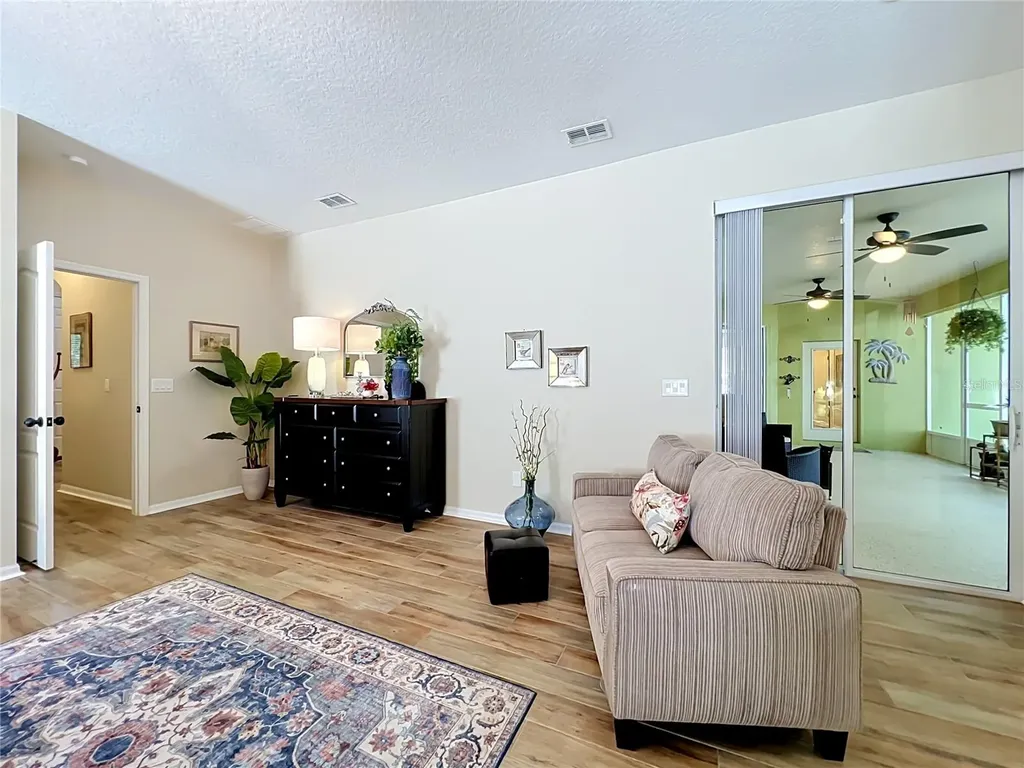 527 Azalea Bloom Drive Apopka FL 32712