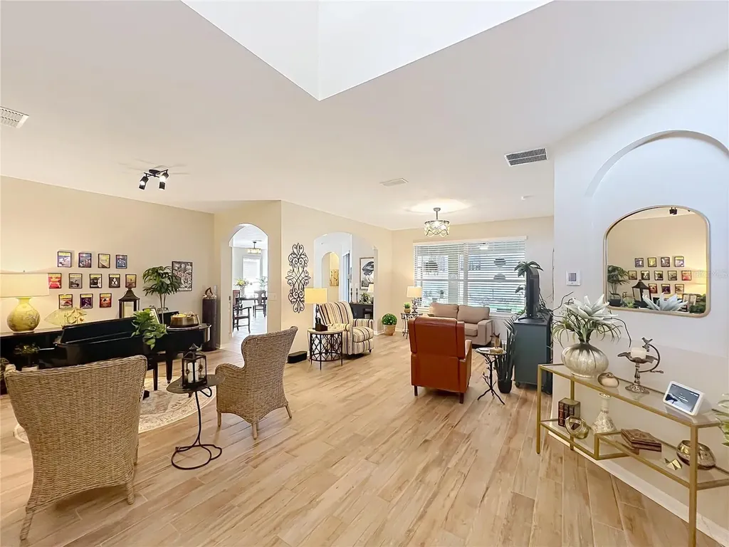 527 Azalea Bloom Drive Apopka FL 32712
