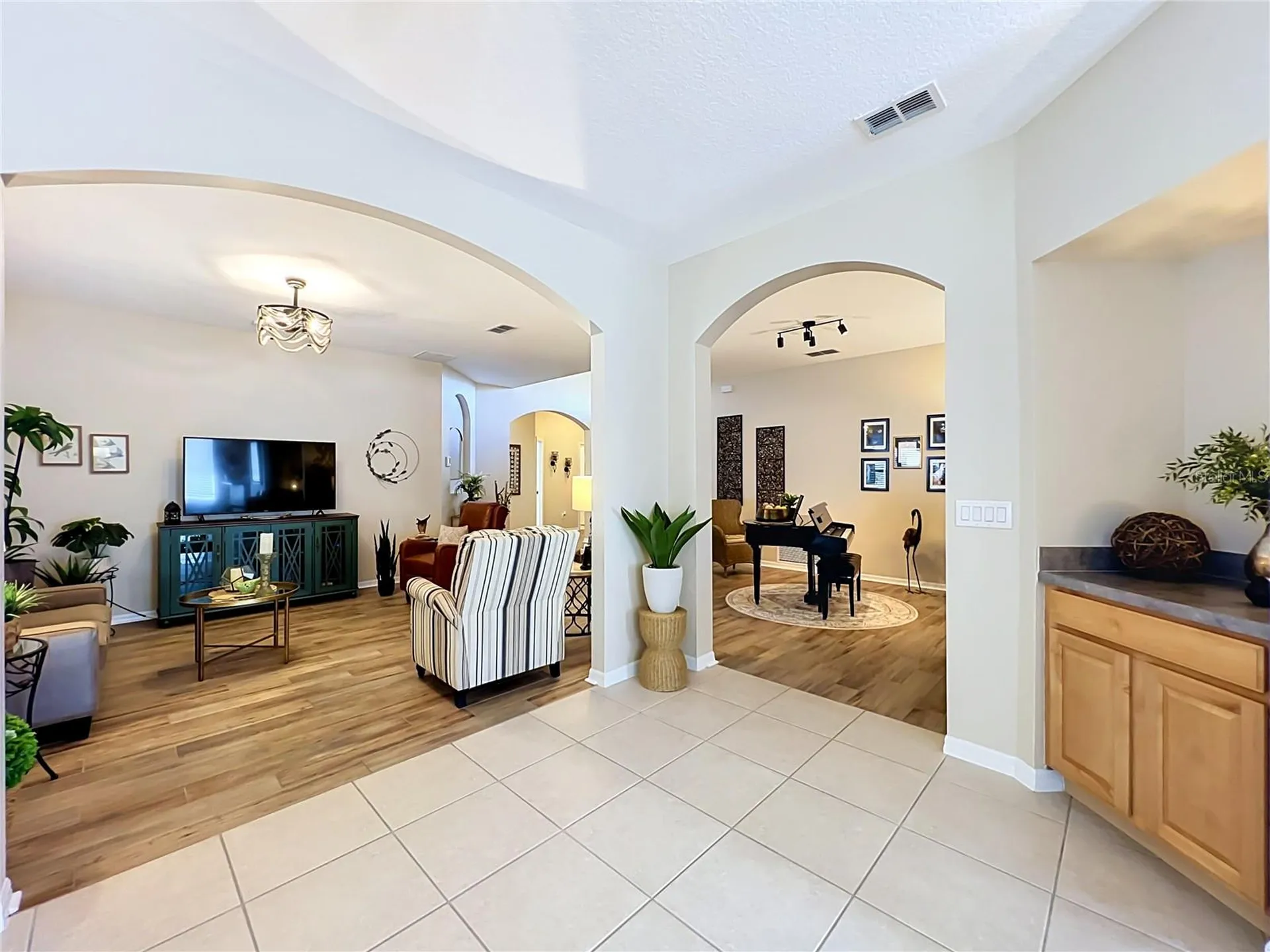 527 Azalea Bloom Drive Apopka FL 32712
