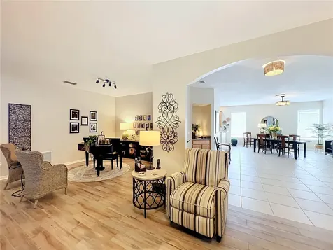 527 Azalea Bloom Drive Apopka FL 32712