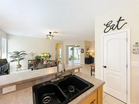 527 Azalea Bloom Drive Apopka FL 32712