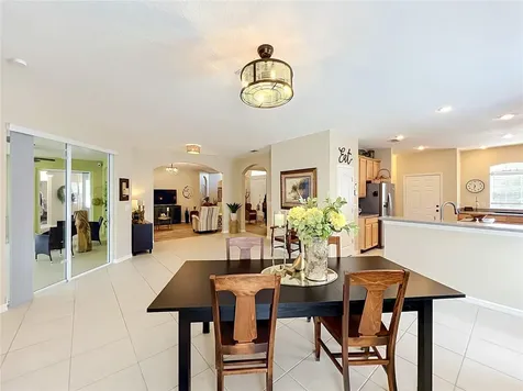 527 Azalea Bloom Drive Apopka FL 32712